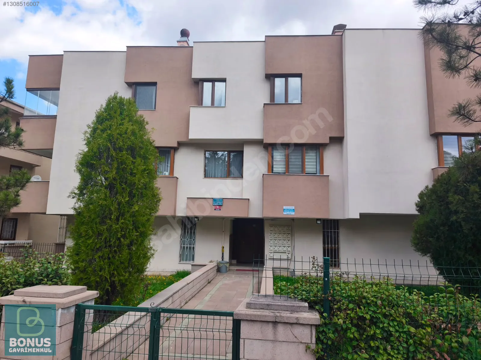 Çankaya Büyükesat Mah.'da 90 m² 3+1 Kiralık Daire